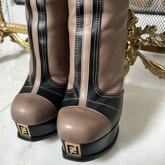 FENDI Fendista Taupe & Black Leather Platform Ankle Boots, Size 35 - Picture 2 of 16